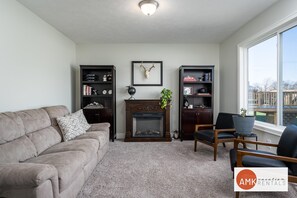 4 bedrooms, Internet - Deer Haven in Georgetown Township (Jenison)