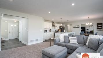 House | 4 bedrooms, Internet