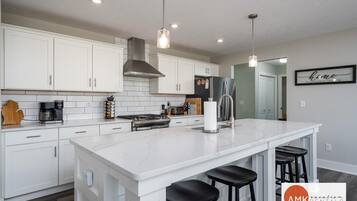 House | 4 bedrooms, Internet