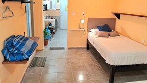Unclassified image, 3 of 8, button - 11 Cheche in Isla Mujeres (Isla Mujeres)