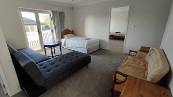 5 habitaciones, tabla de planchar con plancha y wifi gratis