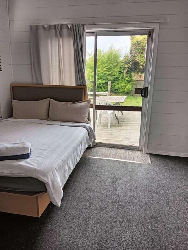 5 bedrooms, free WiFi, bed sheets