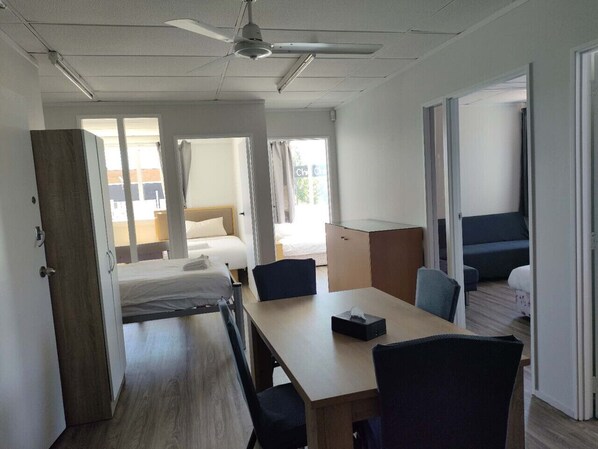 4 bedrooms, free WiFi