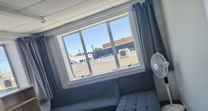 6 Beds including 1 DBL Bed, 1 Single Bed, 4 Singgle Sofa Bed in 1 Room & 1 Lounge