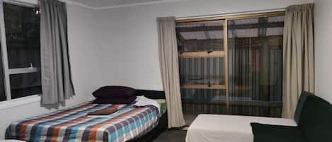 3 bedrooms, free WiFi, bed sheets