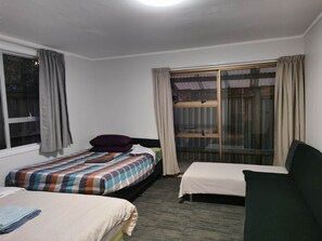 3 bedrooms, free WiFi, bed sheets