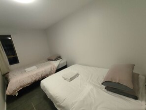 3 makuuhuonetta, ilmainen Wi-Fi, vuodevaatteet