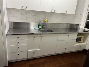 Microwave, toaster