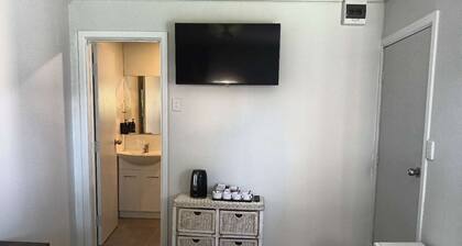 1 Bedroom garden chalet, 7 Salisbury Road, Rotorua