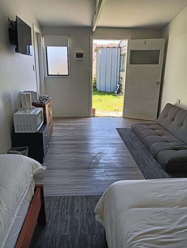 2 double and 1 sofa beds garden chalet, 7C Salisbury Road, Rotorua