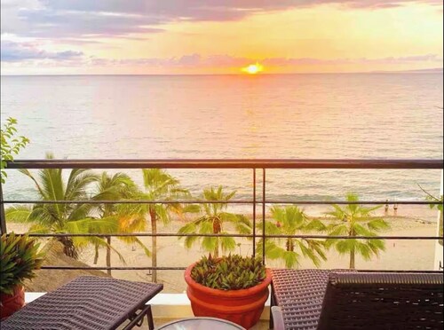Boutique Oceanfront Living, Poolside Paradise in Puerto Vallarta