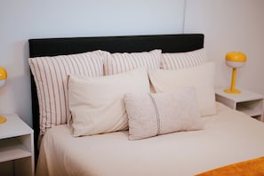 2 室のベッドルーム、デスク、アイロン / アイロン台、WiFi (無料)