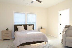 4 bedrooms, iron/ironing board, WiFi, bed sheets