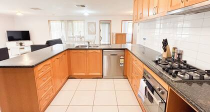 4 Pinnacle Place, Estella