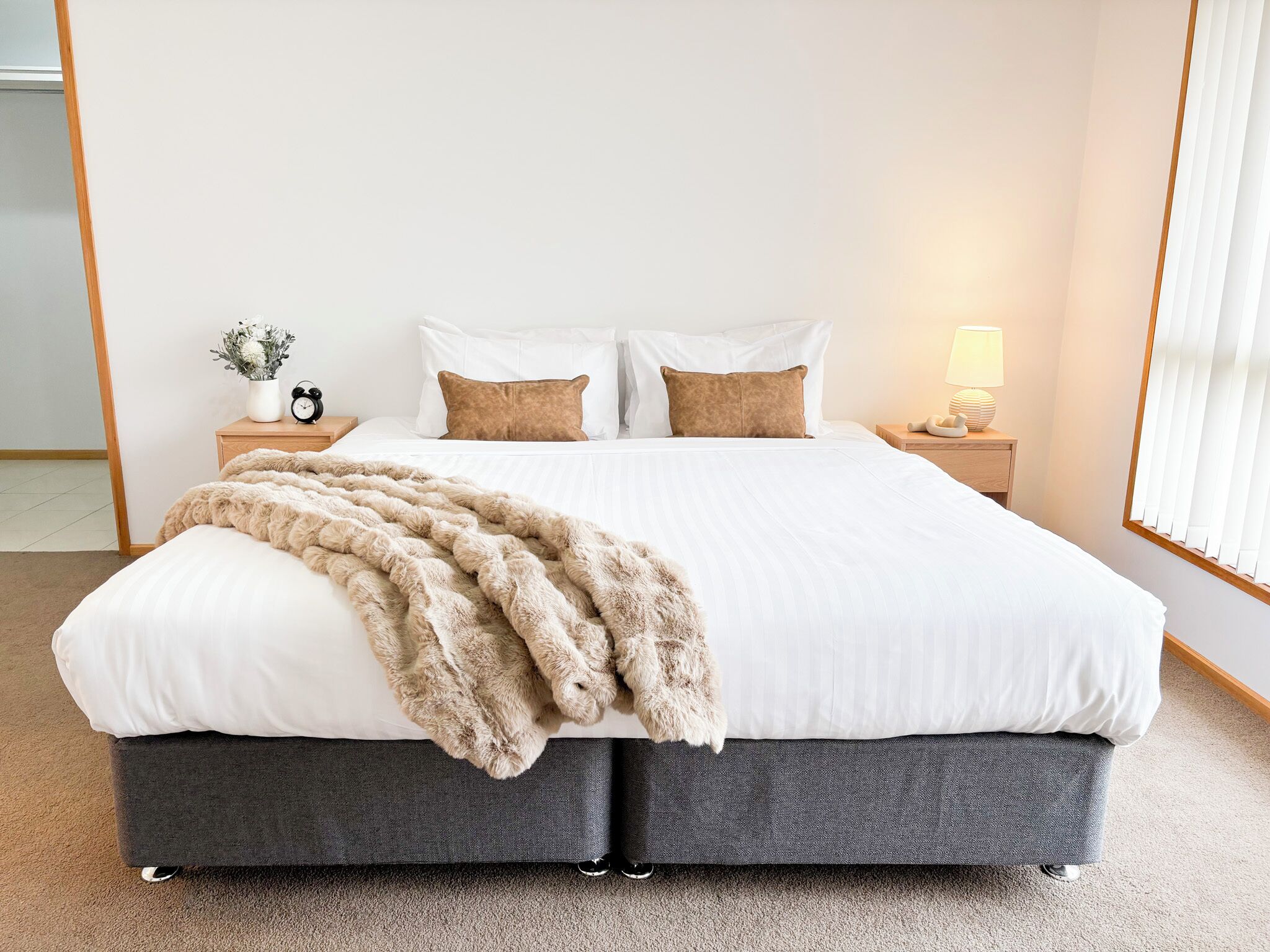 4 室のベッドルーム、アイロン / アイロン台、ベッドシーツ