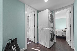 Interior - Villa Slate Coastal Country Retreat PCS • Nurses • Contractors- Weekly & Monthly (Jacksonville)