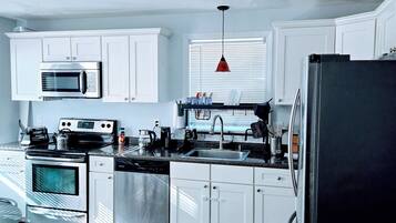 Microones, forn, placa de cuina i rentaplats