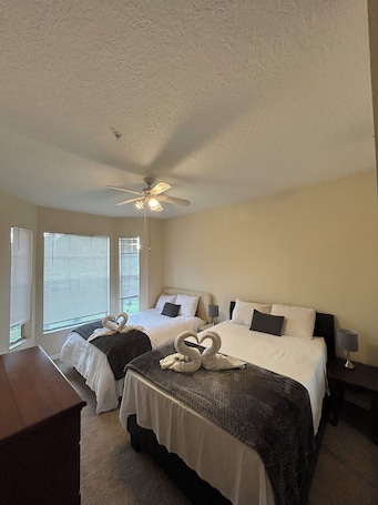 2 bedrooms, desk, iron/ironing board, free WiFi. Charming 2-bedroom apartment in wonderful Orlando close to Universal studios