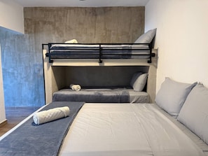 1 bedroom, desk, iron/ironing board, WiFi