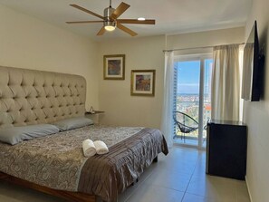 2 bedrooms, desk, iron/ironing board, WiFi