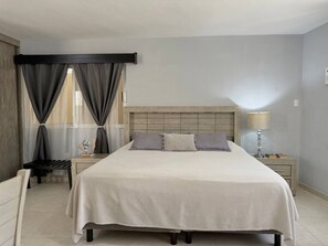 1 bedroom, desk, iron/ironing board, WiFi