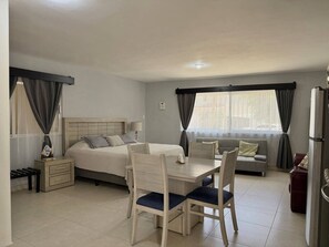 1 bedroom, desk, iron/ironing board, WiFi