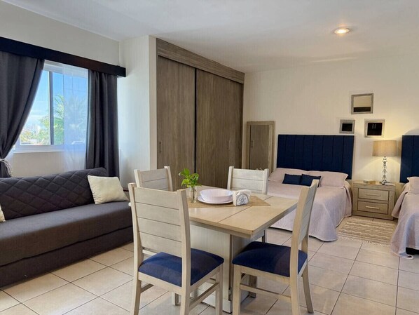 1 habitación, escritorio, wifi y ropa de cama 