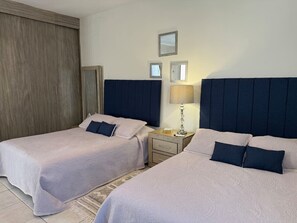 1 bedroom, desk, WiFi, bed sheets