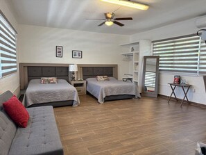 1 Schlafzimmer, Schreibtisch, Bügeleisen/Bügelbrett, WLAN