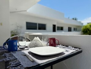 تناول الطعام بالخارج