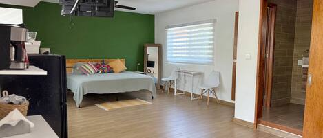 1 bedroom, desk, WiFi, bed sheets