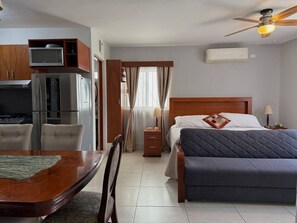 2 habitaciones, escritorio, wifi y ropa de cama 