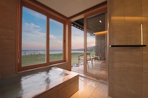 Japanese-style Suite, Ocean View | Bathroom | Separate tub and shower, free toiletries, hair dryer, slippers