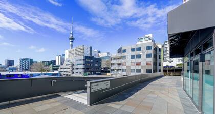Spacious 2 Bedroom Close to City and Sky Tower