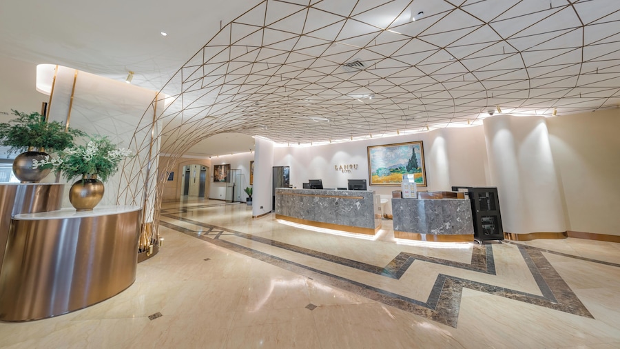 Shanghai Lujiazui BaBaiBan LANOU Hotel