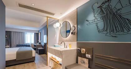 Shanghai Lujiazui BaBaiBan LANOU Hotel