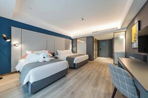 Comfort Twin kamer, uitzicht op de stad | Luxe beddengoed, individueel gedecoreerd, individueel gemeubileerd