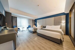 Habitación Confort con 2 camas individuales, vista a la ciudad | Ropa de cama de alta calidad y decoración personalizada 