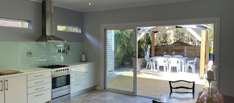 Private, clean and convenient home, close to beaches, transport and restaurants.