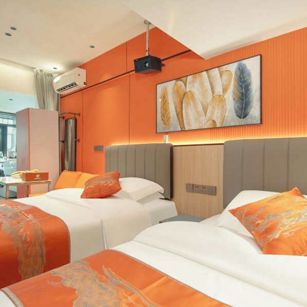 Habitación de lujo con 2 camas individuales | Espacio para trabajar con un portátil y wifi gratis