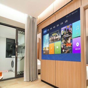 Signature Suite | Laptop workspace, free WiFi