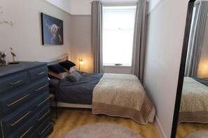 1 chambre, fer et planche à repasser, Wi-Fi, draps fournis