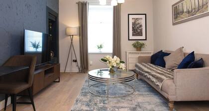 Cosy 1-Bedroom Flat, Walk to Beaches