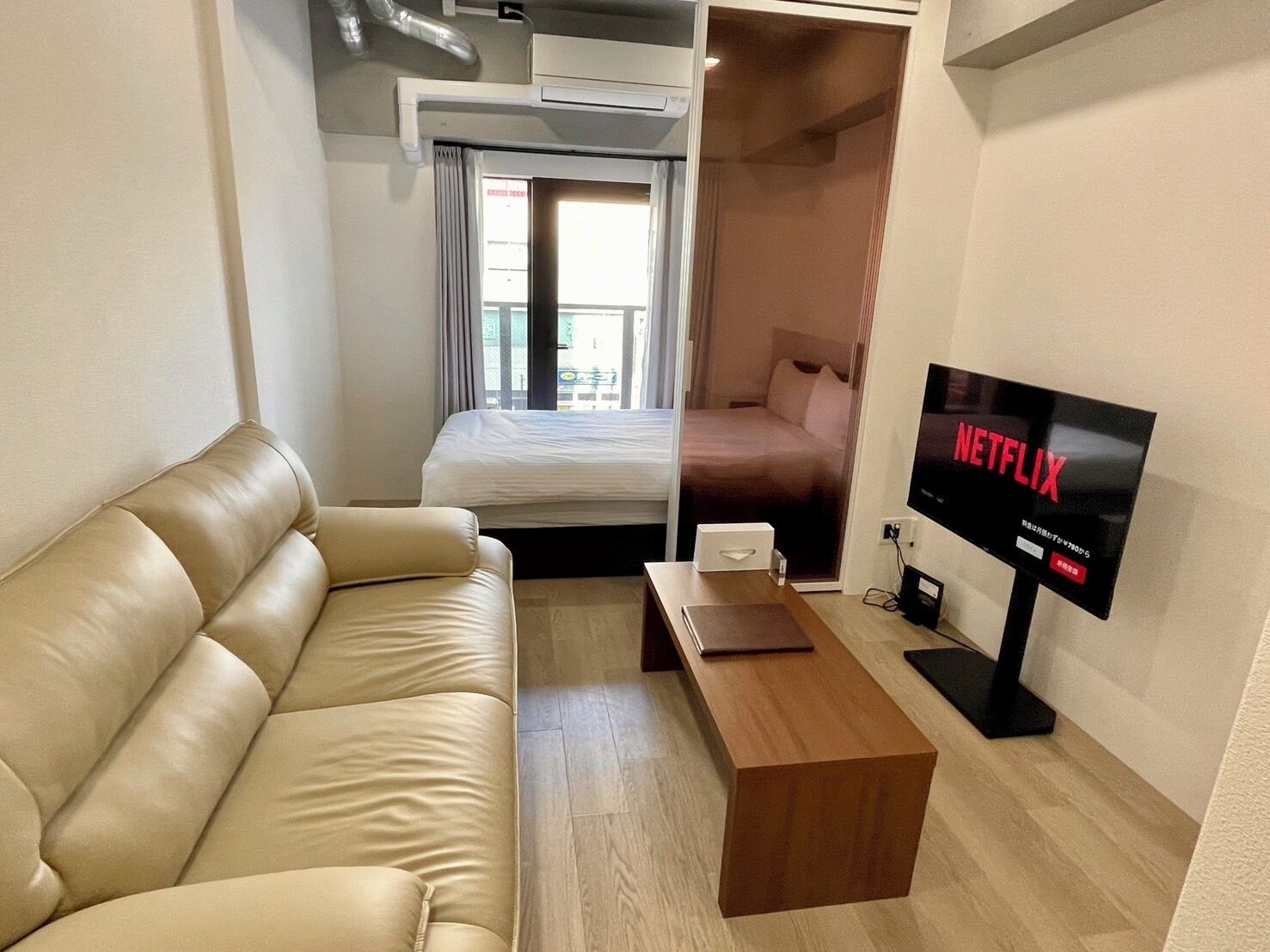 Room 302, Non Smoking