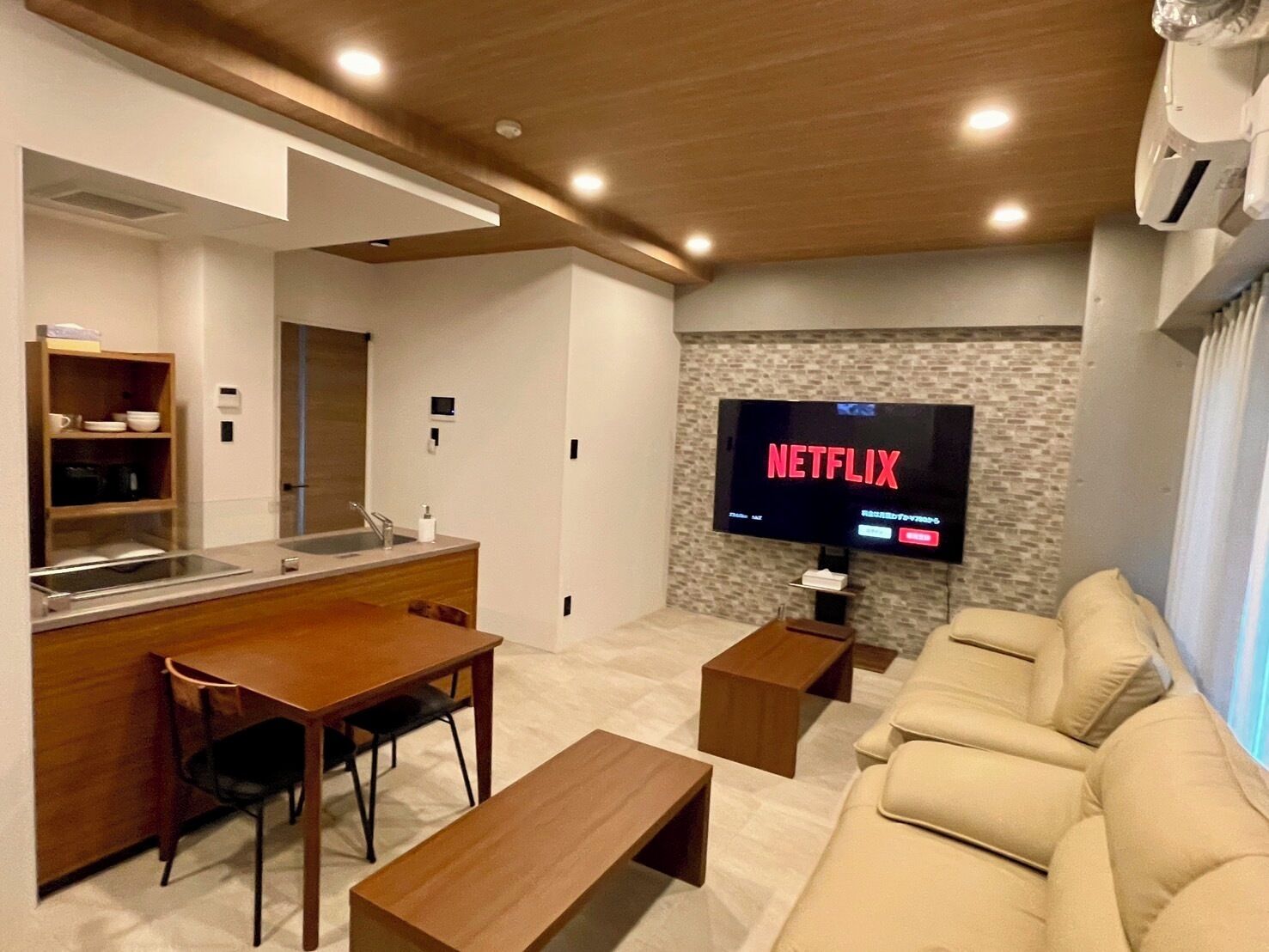 Room 803, Non Smoking