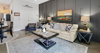 Cozy Vibes. Fast WiFi. King Bed. Free parking. Walkable Chattanooga Stay.
