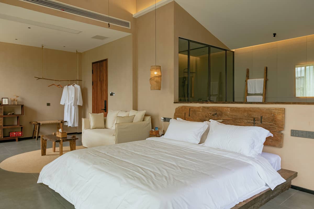 Elite Room, Patio, Mountain View | Premium bedding, minibar, desk, laptop workspace