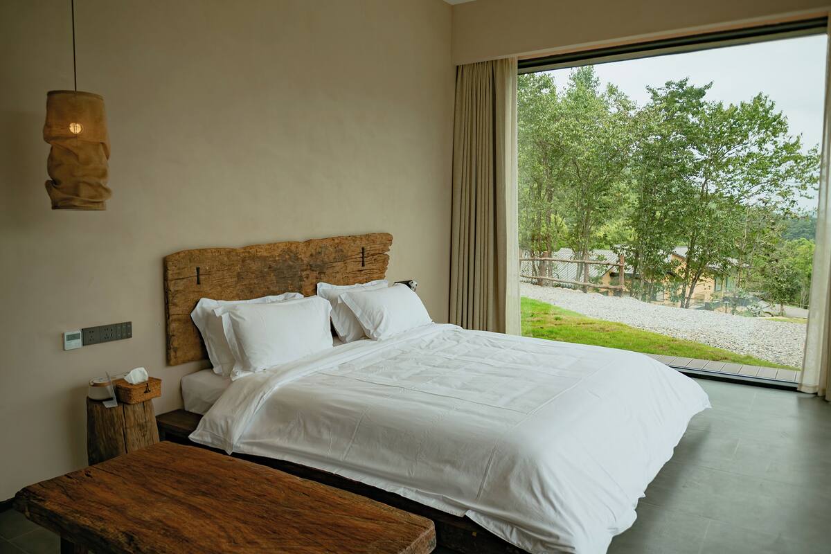 Elite Double Room, Patio, Mountain View | Premium bedding, minibar, desk, laptop workspace