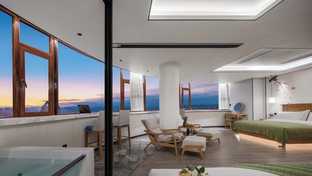 Firemannsrom – premier, elveutsikt | Utsikt fra rommet