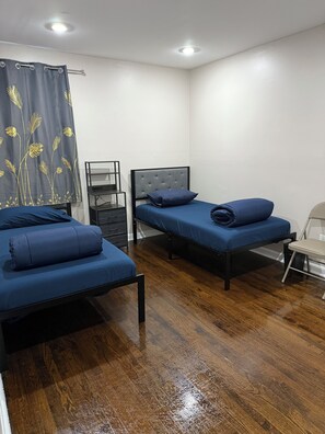 3 quartos, ferros/tábuas de passar roupa, Wi-Fi, roupa de cama